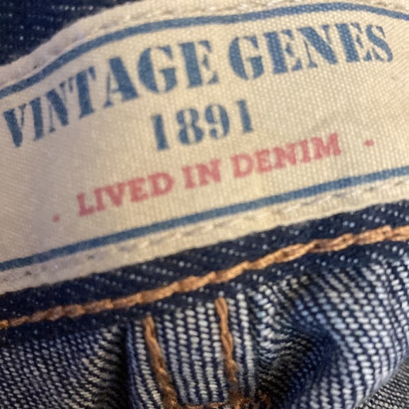 NWT Vintage 36x32 blue jeans comes with a wide blue and white belt. - Picture 6 of 6